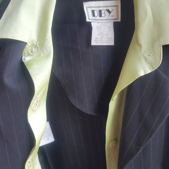 DBY Ltd. Pantsuit w/pale green collar - Picture 6 of 6